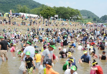 鮎のつかみどり大会